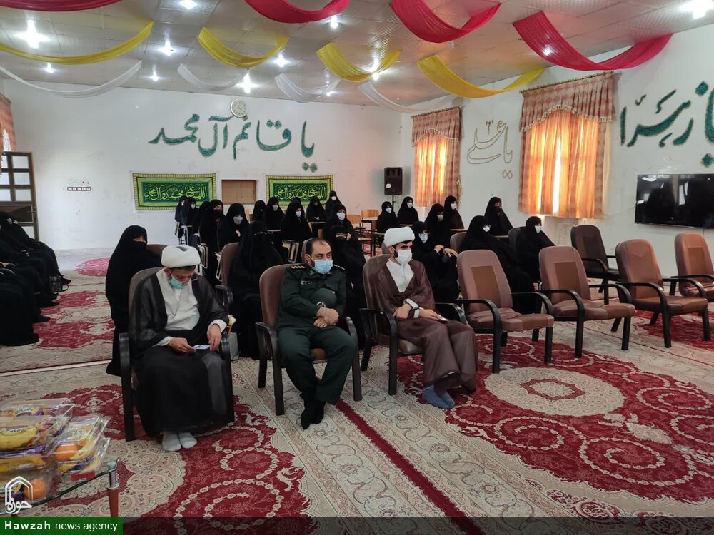 مراسم تکریم و معارفه مدیر مدرسه علمیه خواهران مسجدسلیمان برگزار شد
