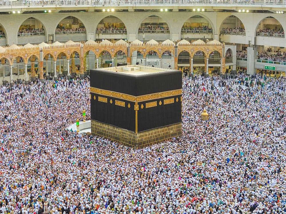 Muslims can virtually touch Kaaba's black stone from home