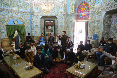 تشرف جمعی از فعالان فرهنگی اهل سنت به حرم حضرت معصومه