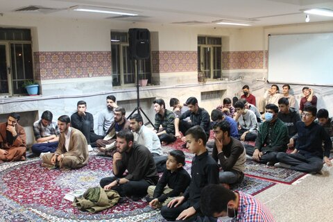 تصاویر/ سخنرانی حجت الاسلام خرم آبادی در جمع طلاب مدرسه علمیه قروه