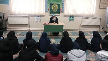 سومین میز خدمت قرآنی در آران و بیدگل برگزار شد