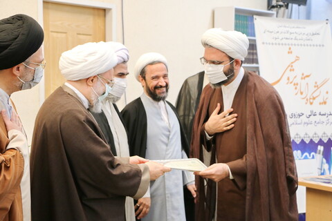 تصاویر / رونمایی ار آثار مرکز جامع علوم اسلامی ولی امر