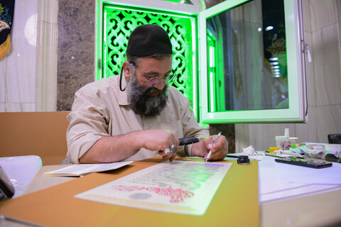 تصاویر/ آماده سازی کارگاه هنری "ام المقاومه" در حرم سیدالشهدا(ع)