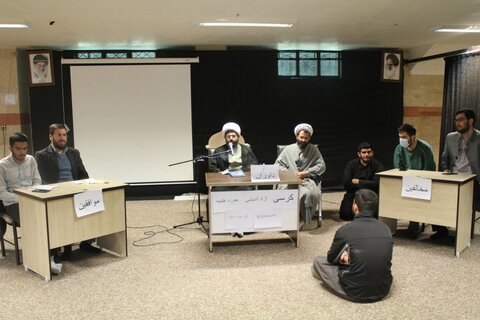 تصاویر/برگزاری «کرسی آزاداندیشی» در مدرسه علمیه امام صادق (ع) قروه