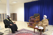 تصاویر / دیدار پدر چهار شهید عراقی با آیت الله العظمی جوادی آملی