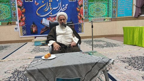 تصاویر/ مراسم انس با قرآن کریم در مدرسه علمیه امام علی(ع) سلماس