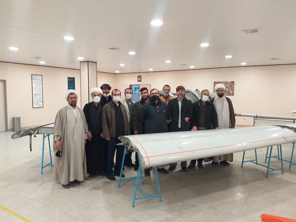  طلاب به شرکت هواپیما سازی اصفهان رفتند