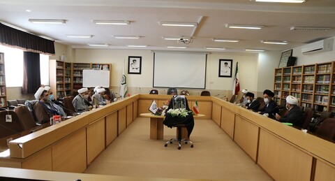 تصاویر/  اولین جلسه از کمیسیون چهارم اجلاسیه سراسری جامعه مدرسین با علمای بلاد