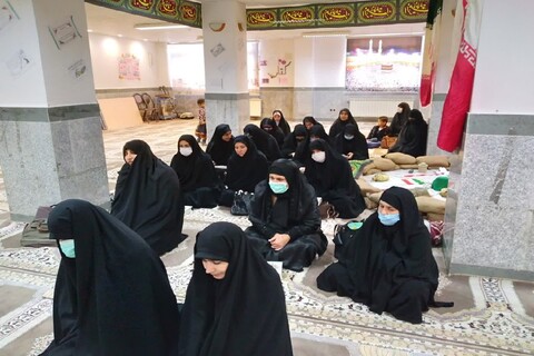 تصاویر/ برگزاری مراسم ایام فاطمیه در مدرسه علمیه الزهرا (س) شاهین دژ