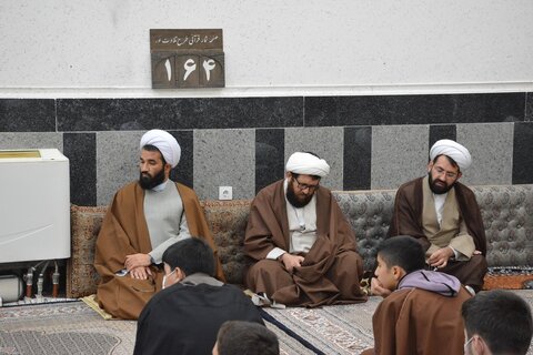 تصاویر/ جلسه درس اخلاق مدرسه علمیه امام خامنه ای(مدظله العالی) ارومیه