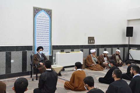 تصاویر/ جلسه درس اخلاق مدرسه علمیه امام خامنه ای(مدظله العالی) ارومیه