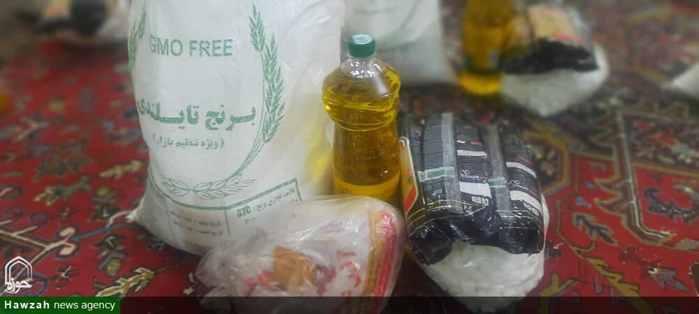 توزیع بسته‌های یلدای فاطمی در بین نیازمندان تبریز 