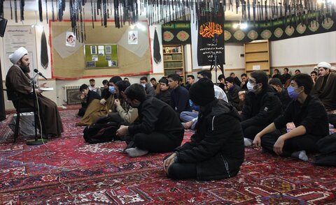 تصاویر/ مراسم سوگواری ایام فاطمیه در مدرسه علمیه امام خمینی(ره) خوی
