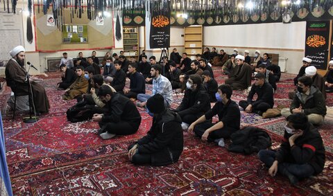 تصاویر/ مراسم سوگواری ایام فاطمیه در مدرسه علمیه امام خمینی(ره) خوی