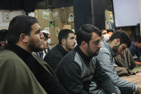 تصاویر/ نشست صمیمی مدیر حوزه علمیه کردستان با طلاب مدرسه علمیه امام صادق (ع) بیجار
