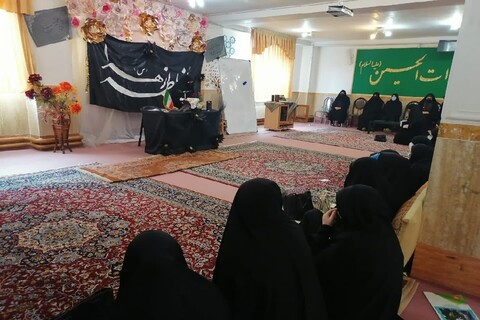 تصاویر/ مراسم عزاداری حضرت زهرا (س) در مدرسه علمیه الزهرا (س) خوی