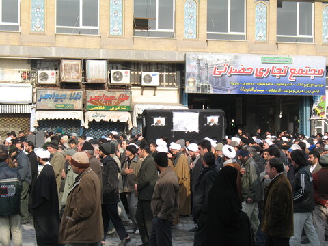 تصاویر آرشیوی/ مراسم تشییع و ختم آیت الله تهرانی در دی ماه ۱۳۸۵