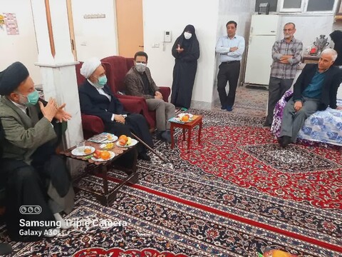 تصاویر دیدار امام جمعه آران و بیدگل با خانواده شهداء