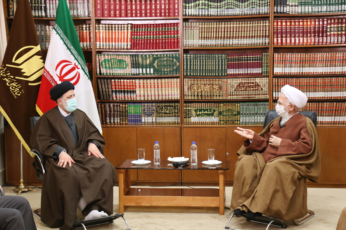 Nous ne sommes en colère contre personne / Tous les pays doivent être polis avec nous