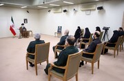 आयतुल्लाहिल उज़्मा सैय्यद अली ख़ामनेई की सुलैमानी के परिवार से ‎मुलाक़ात+ फोटों