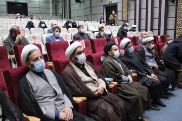 آیت الله مصباح در دفاع از حق ذره‌ای کوتاه نمی‌آمد