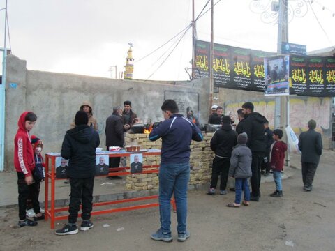 تصاویر/ برپایی ایستگاه صلواتی به مناسبت سالگرد شهادت سردار سلیمانی در شهر «توپ آغاج»