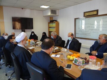 نشست مجمع خیرین حوزه‌های علمیه خواهران استان مرکزی برگزار شد