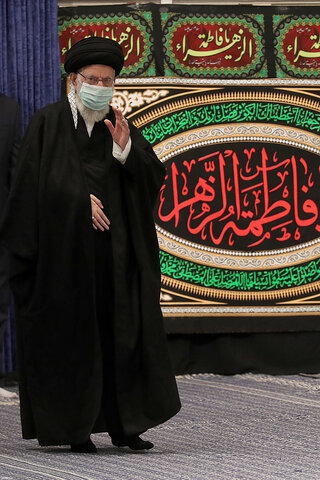 تصاویر/ مراسم عزاداری شب شهادت حضرت زهرا سلام‌الله علیها در حضور رهبر معظم انقلاب