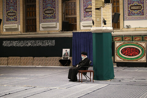 تصاویر/ مراسم عزاداری شب شهادت حضرت زهرا سلام‌الله علیها در حضور رهبر معظم انقلاب