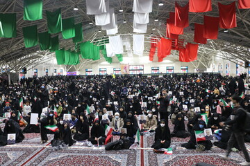 تصاویر/ اجتماع دختران حاج قاسم در گلستان شهدای اصفهان