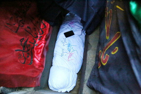 تصاویر / مراسم تشییع و تدفین دو شهید گمنام در مدرسه علمیه فاطمی