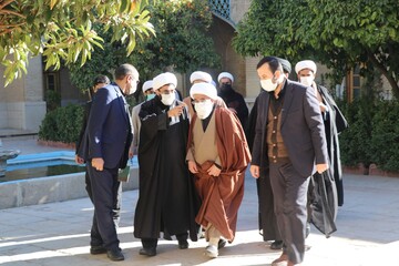 تصاویر/ برگزاری درس اخلاق در مدرسه منصوریه با حضور آیت الله شب زنده دار