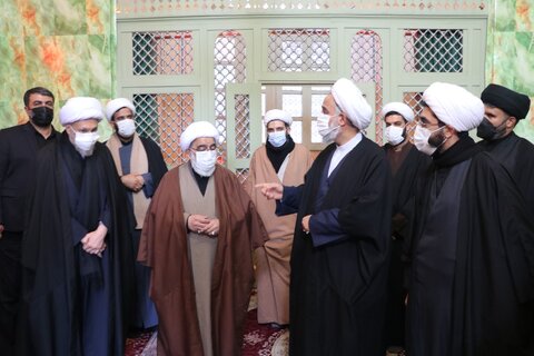 تصاویر| برگزاری درس اخلاق در مدرسه منصوریه با حضور آیت الله شب زنده دار