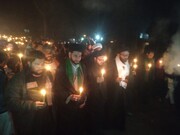 تصاویر/ جونپور میں جلوس عزاء فاطمی، عقیدتمندوں نے شمع جلا کر پرسہ پیش کیا 