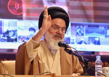 عالمان دین در مطالبه‌گری پیشقدم بوده‌اند/ مسئولین نظام‌سازی را جدّی بگیرند