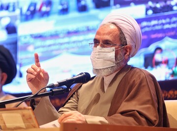 حوزه نمی‌تواند نسبت به کادرسازی برای نظام بی توجه باشد