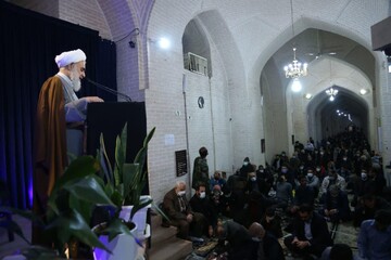 تصاویر/ تصاویری از اقامه نماز جمعه در قزوین