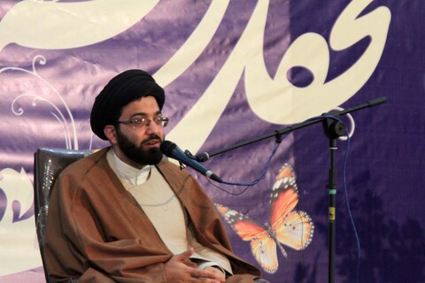 تصاویر /محفل انس با قران با حضور استاد حاج سید محمد جواد حسینی