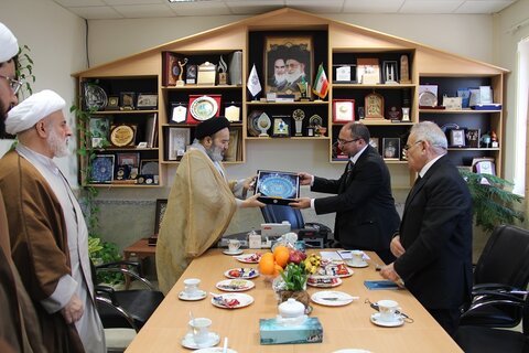 سفیر کشور ارمنستان با حضور در دانشگاه ادیان و مذاهب