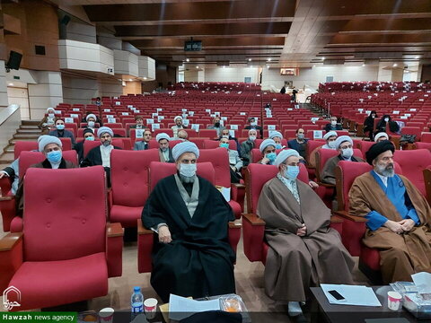 بالصور/ إقامة مؤتمر لمديري وهيئة أمناء الحوزة العلمية النسوية في محافظة أذربيجان الشرقية