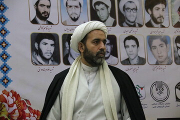 بنیان های فکری و فرهنگی انقلاب اسلامی تبیین شود