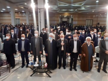 تقدیر وزیر آموزش و پرورش از اقدام مادر شهیدان بار فروش