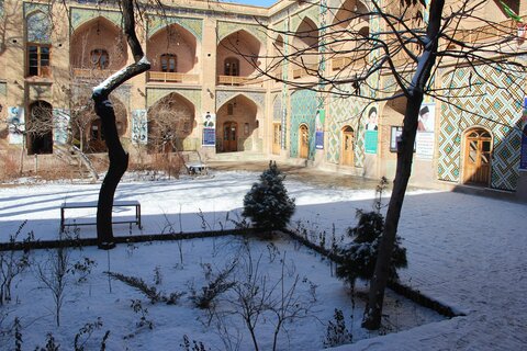 تصاویر / بخشهای مختلف مدرسه علمیه سردارین در یک روز زمستان -عکاس -سید حسن حسینی