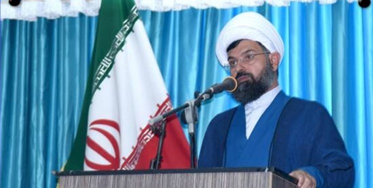 انتقاد امام جمعه خورموج از بی توجهی هواپیمایی آسمان به نماز صبح مسافران