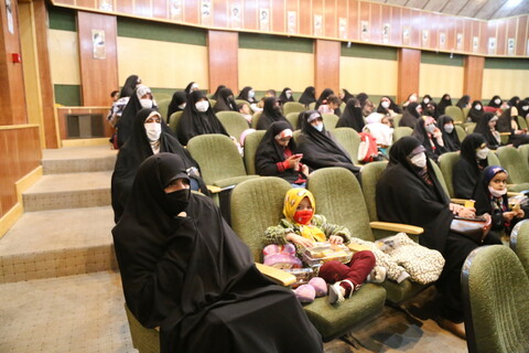 تصاویر / جشن طلاب مدرسه صدوقی 5 بمناسبت ولادت حضرت فاطمه زهرا (س)