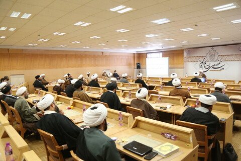 مراسم جشن و تقدیر از اساتید مدرسه تخصصی فقه امام کاظم علیه‌السلام