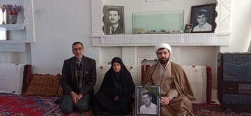 تقدیر اعضای ستاد نماز جمعه همدان از مادران شهدا