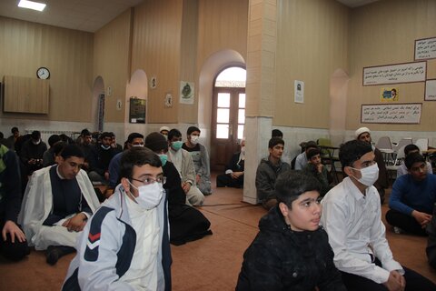 تصاویر / تقدیر از طلاب مدرسه علمیه شیخ الاسلام قزوین