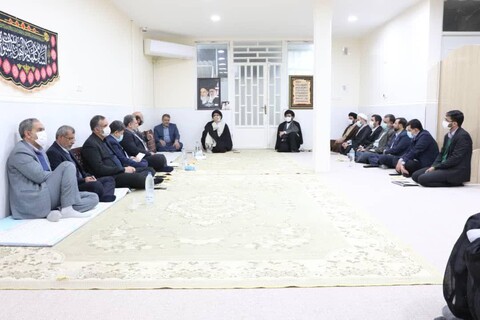 دیدار شهردار و اعضای شورای شهر با امام جمعه اهواز