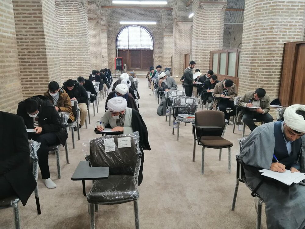 برگزاری امتحانات پایان ترم مرکز تخصصی علامه رفیعی حوزه علمیه قزوین